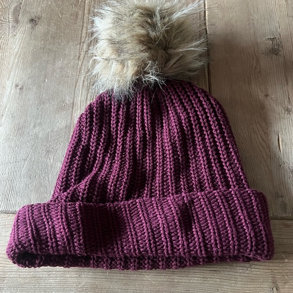 Love your Melon bur Beanie winter hat - Picture 3 of 6